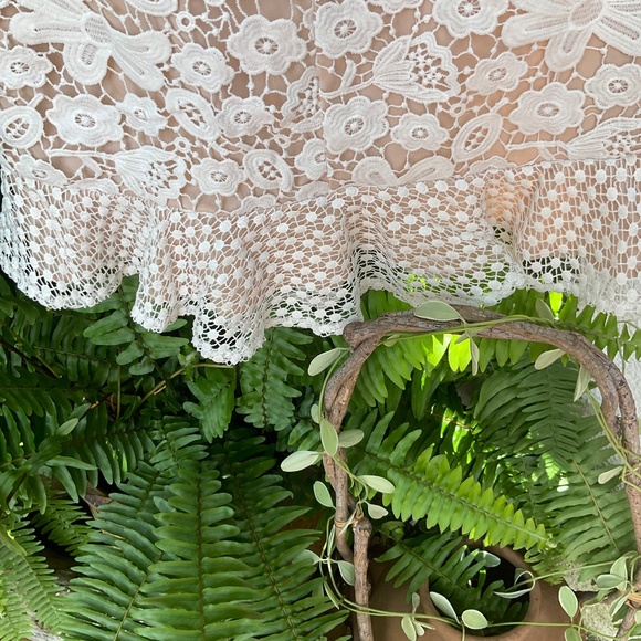 Lulu’s White Crocheted Eyelet Dress With Beige/Nude Lining - Size M - Picture 6 of 12
